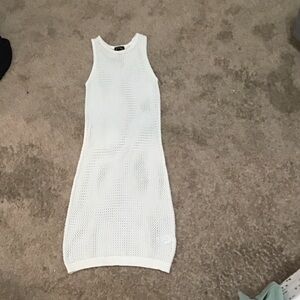 Elegant White Sleeveless Dress